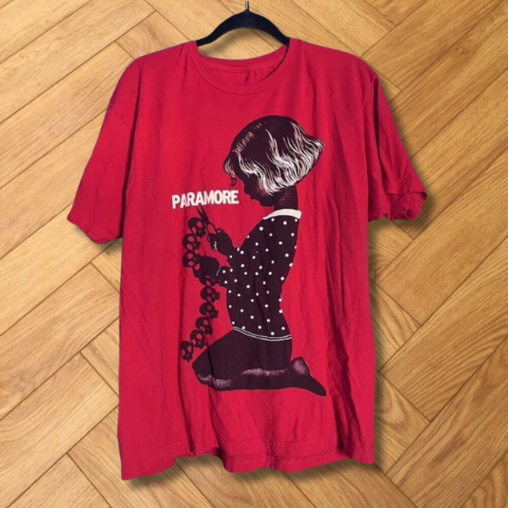 Red Paramore Silhouette Graphic Tee Alternative Band Shirt